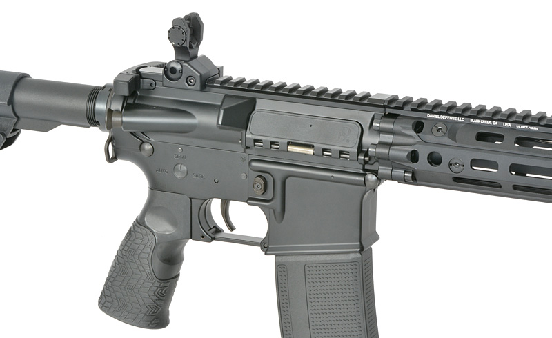 Daniel Defense M4A1 RIII 14.5" S-AEG mit Eshooter ETU, Schwarz